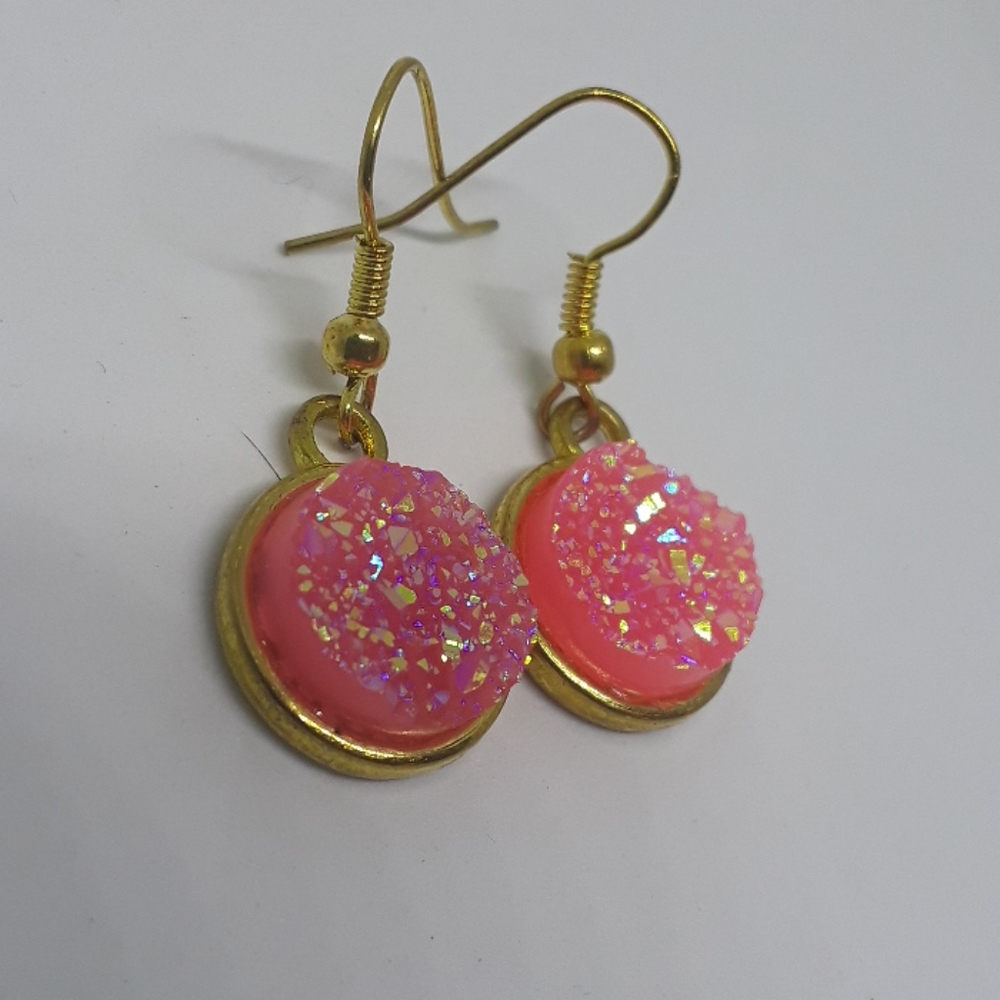 pink and gold dangle earrings - Picture 2 of 3